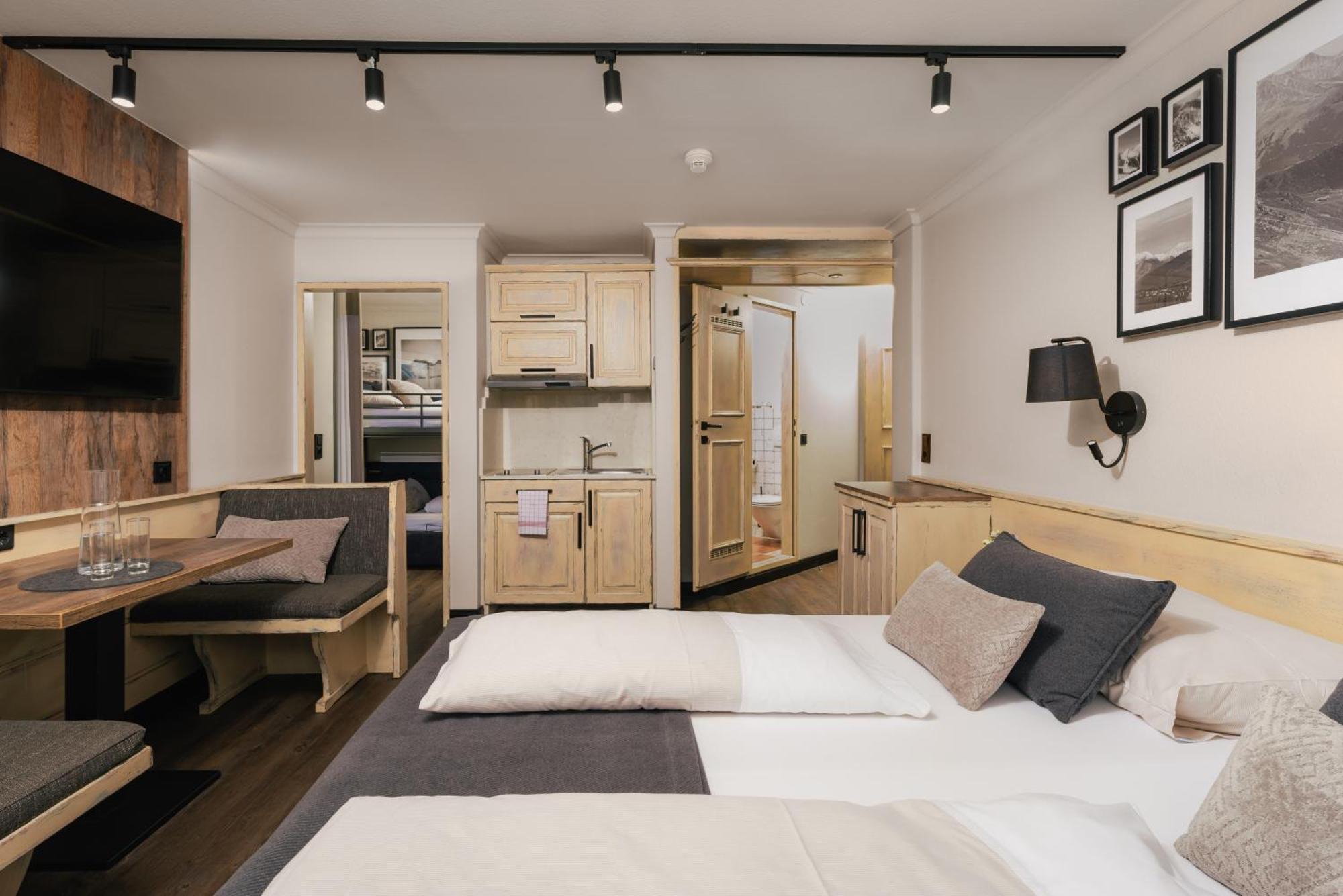 Mondi Hotel 악삼스 외부 사진