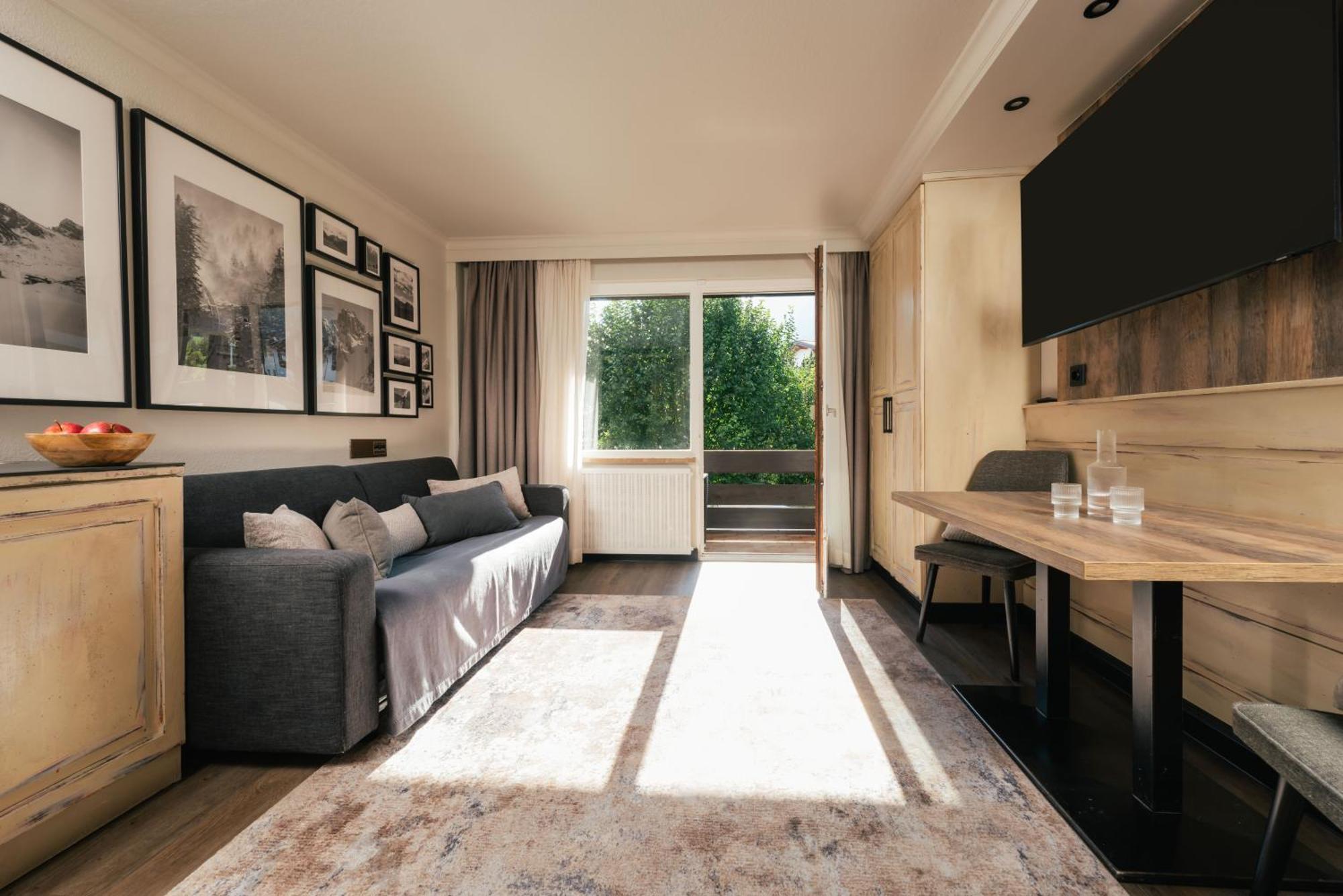 Mondi Hotel 악삼스 외부 사진