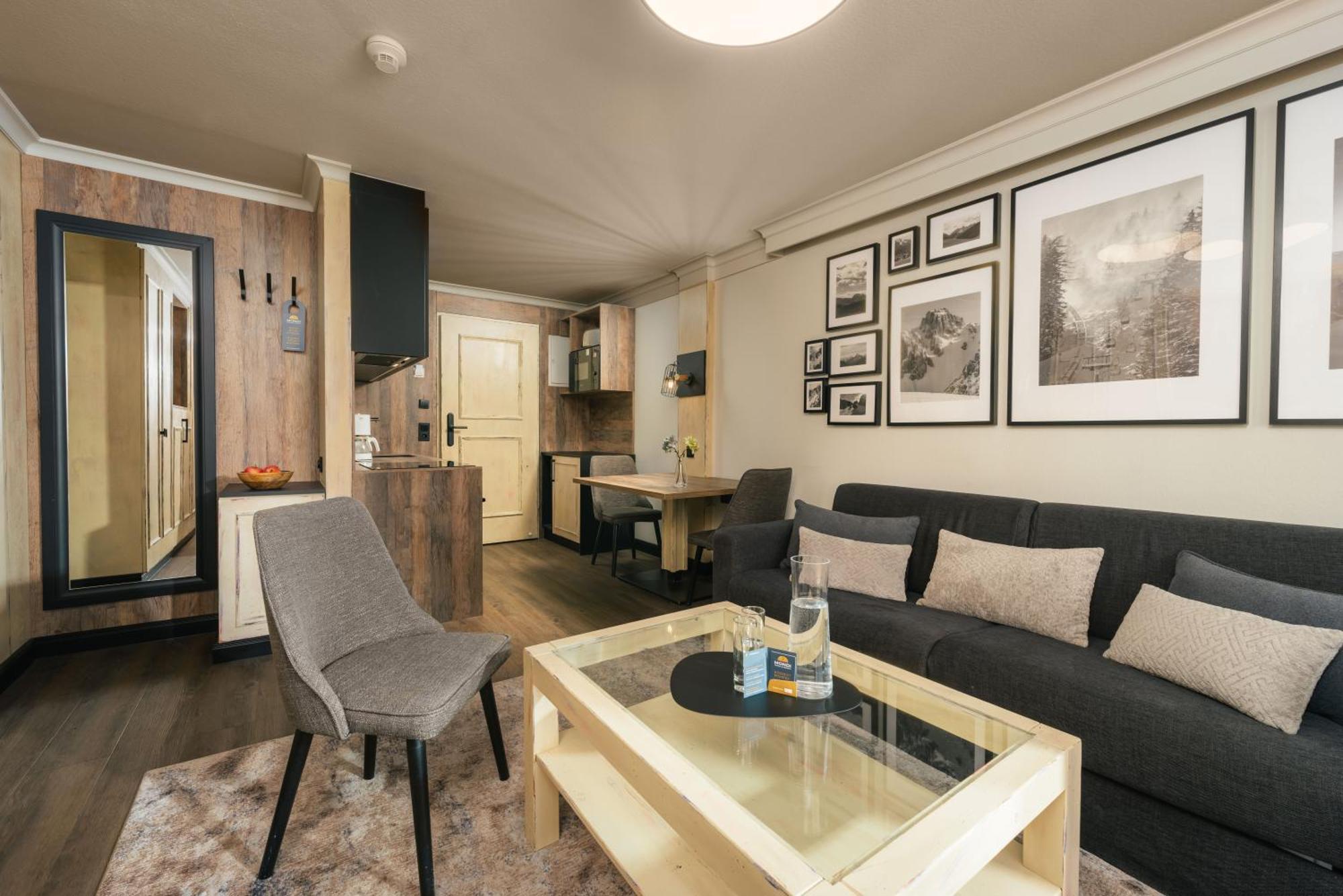 Mondi Hotel 악삼스 외부 사진