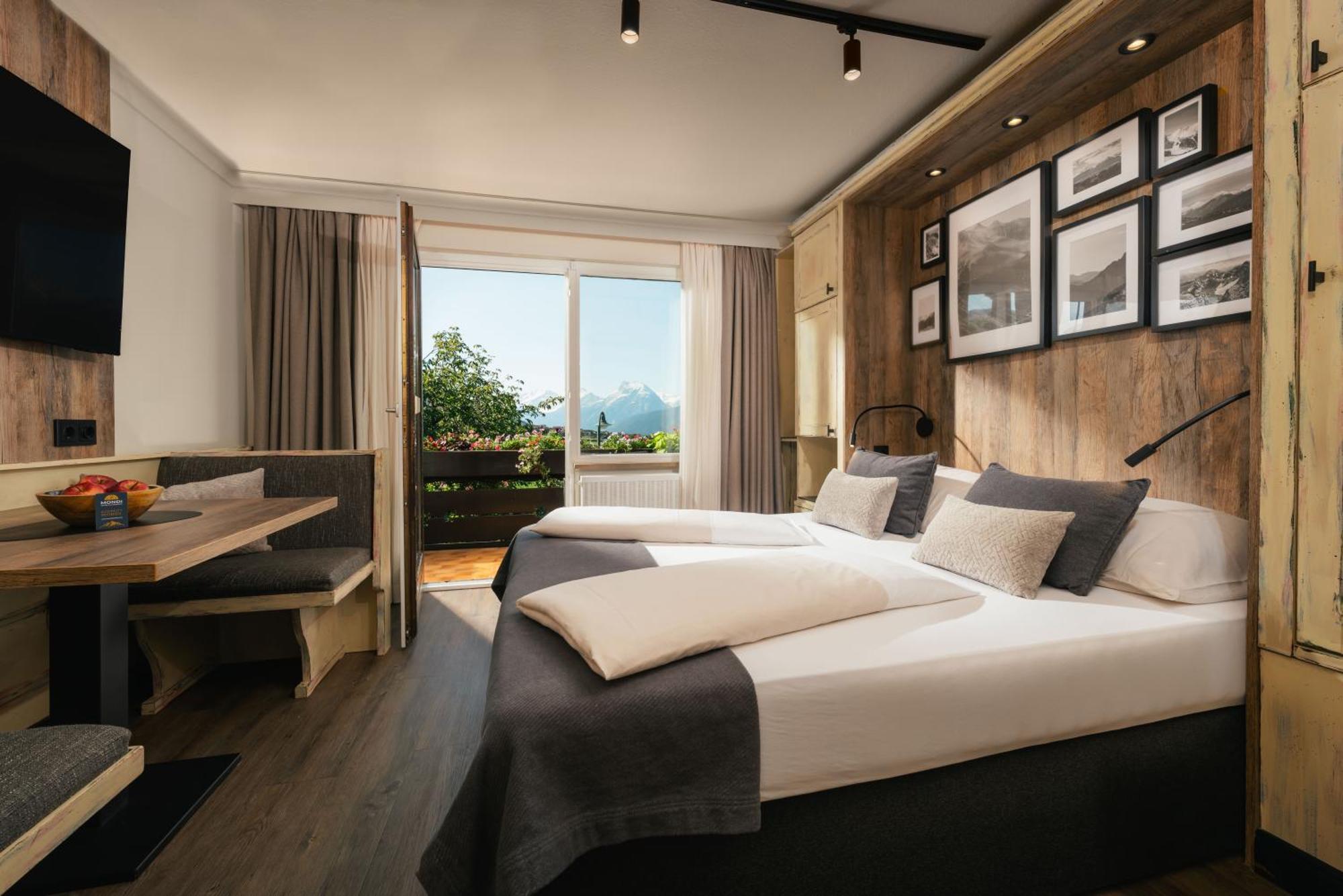 Mondi Hotel 악삼스 외부 사진