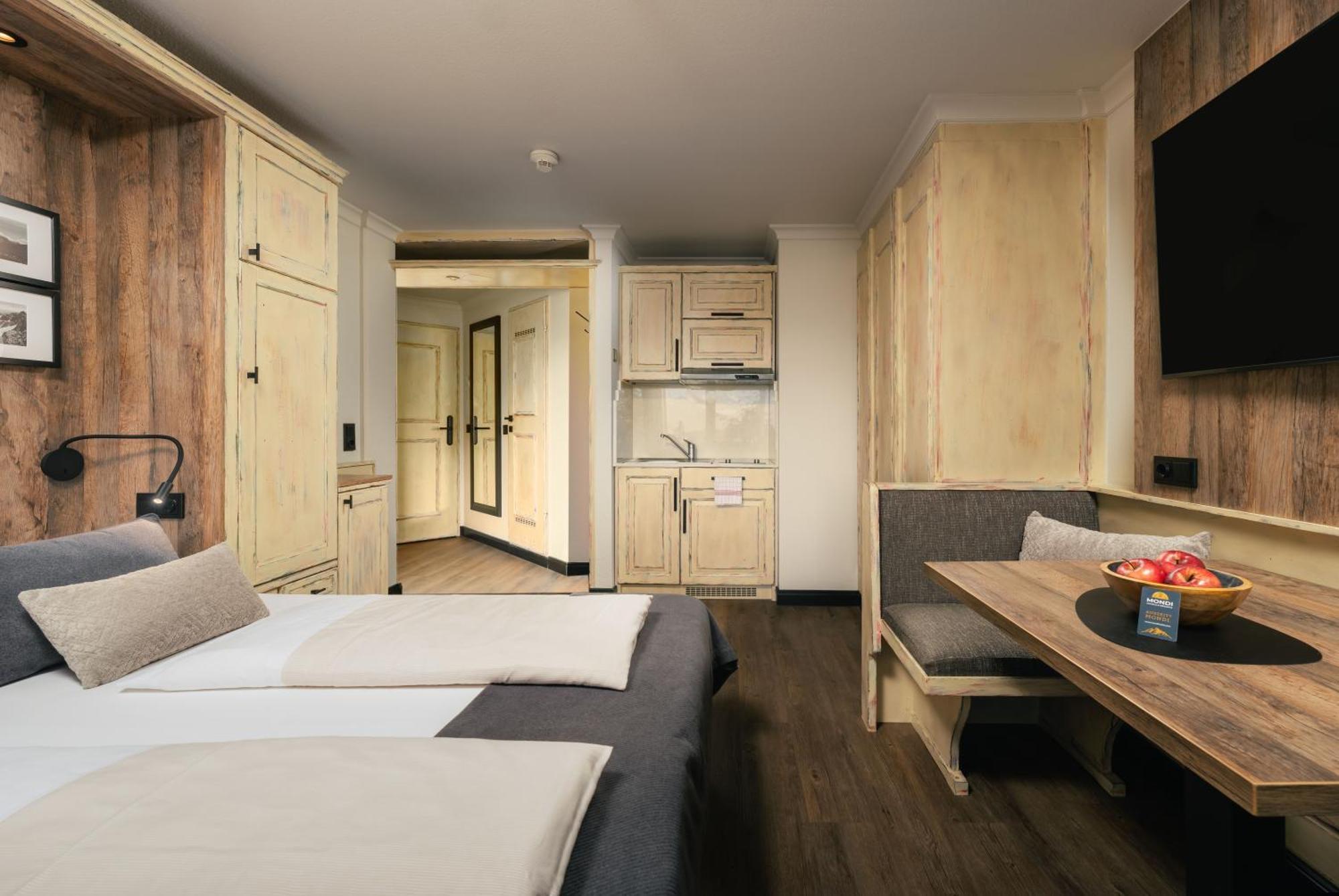 Mondi Hotel 악삼스 외부 사진