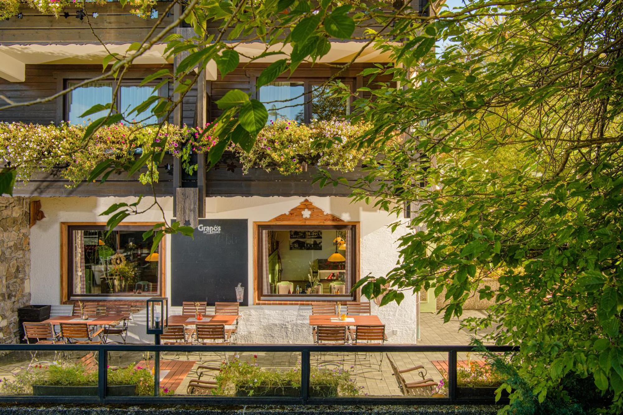 Mondi Hotel 악삼스 외부 사진