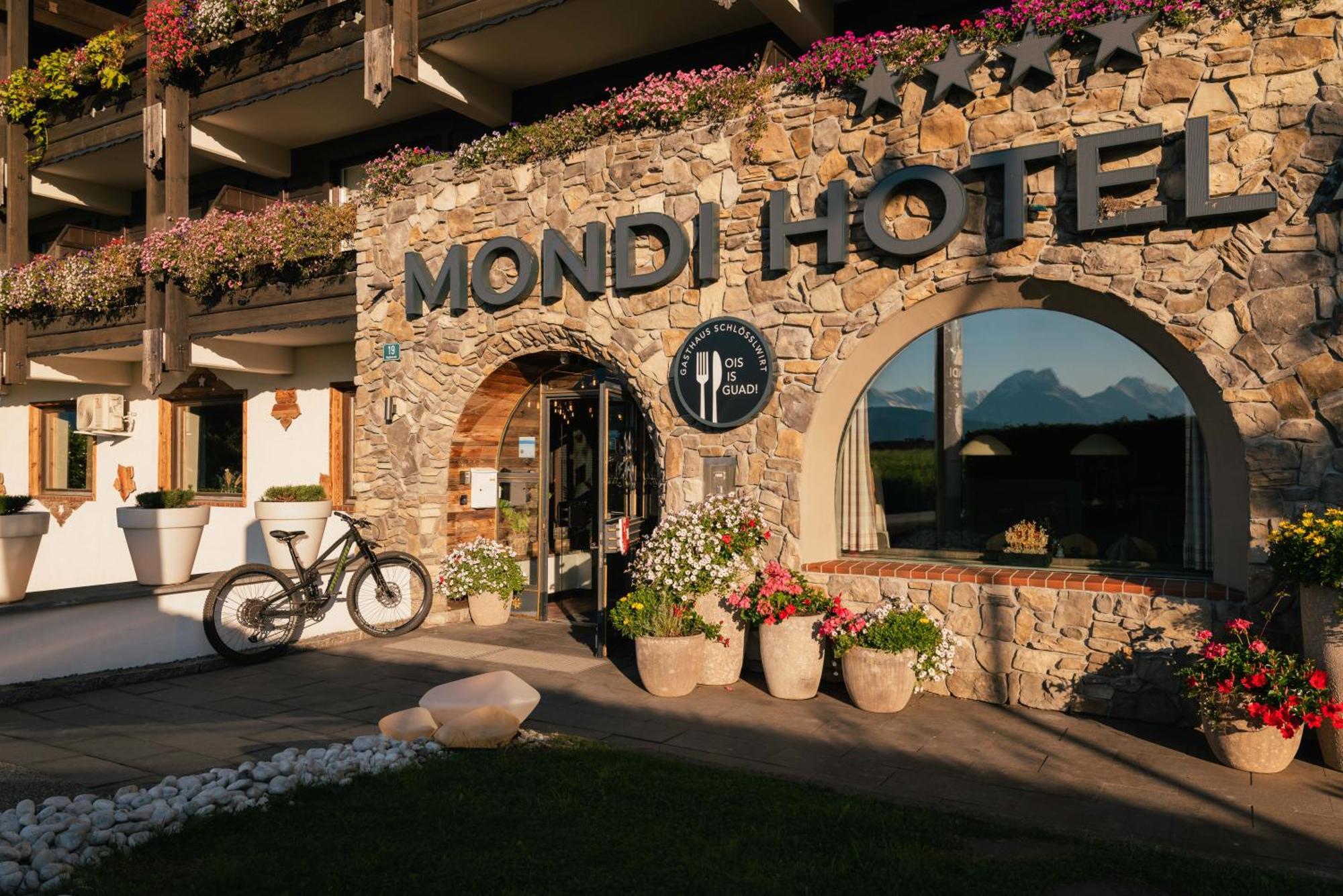 Mondi Hotel 악삼스 외부 사진