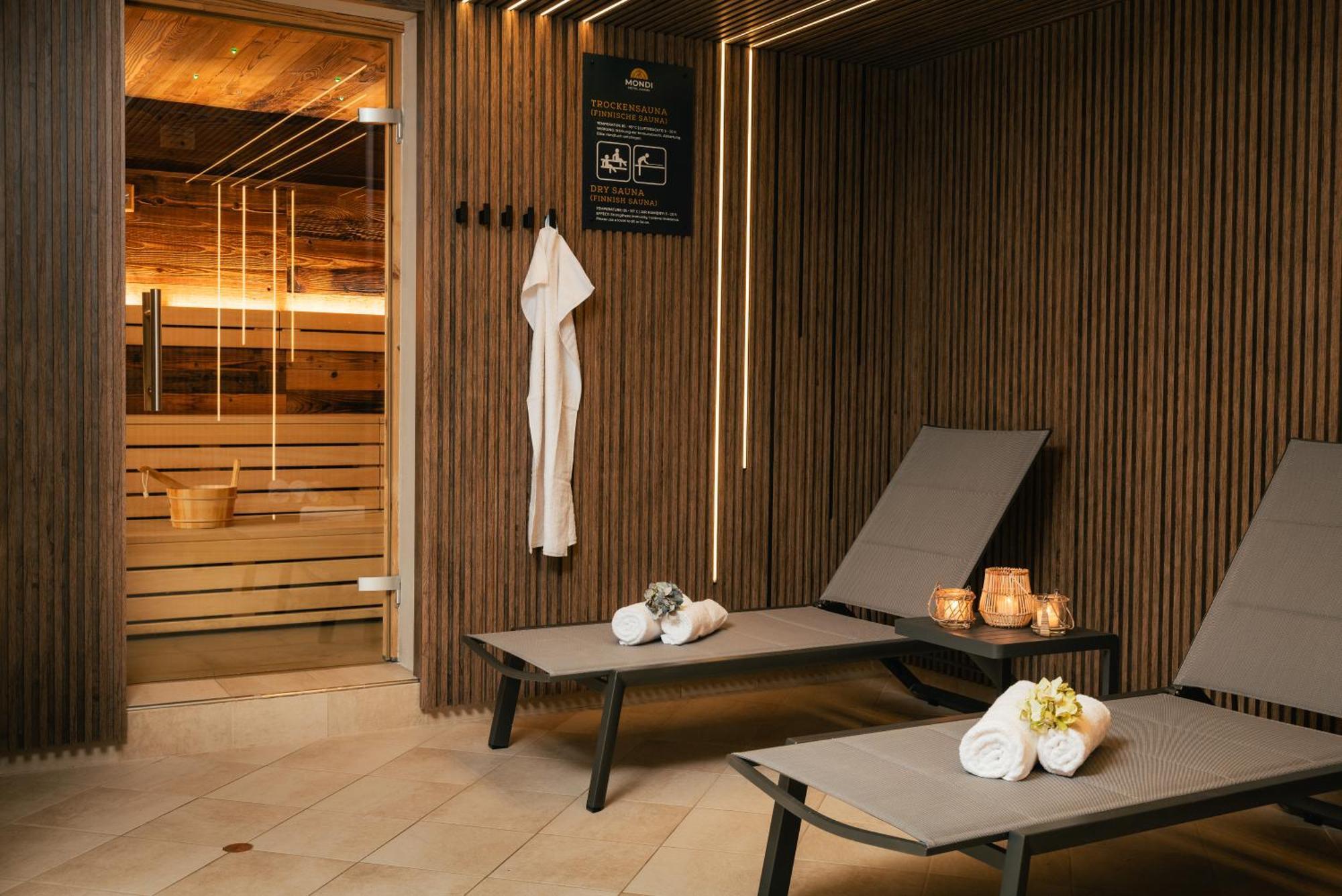 Mondi Hotel 악삼스 외부 사진